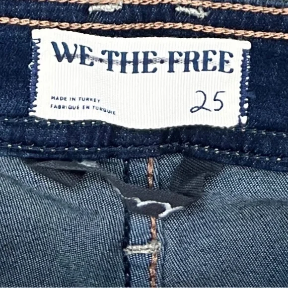 NEW Free People We the Free Crvy Counter Culture Button Fly Wide Leg Crop Jeans - Picture 3 of 7